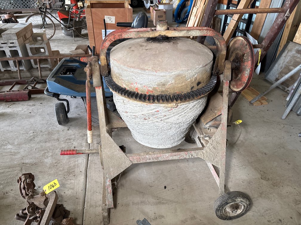 Montgomery Ward GIL-26471A Cement Mixer