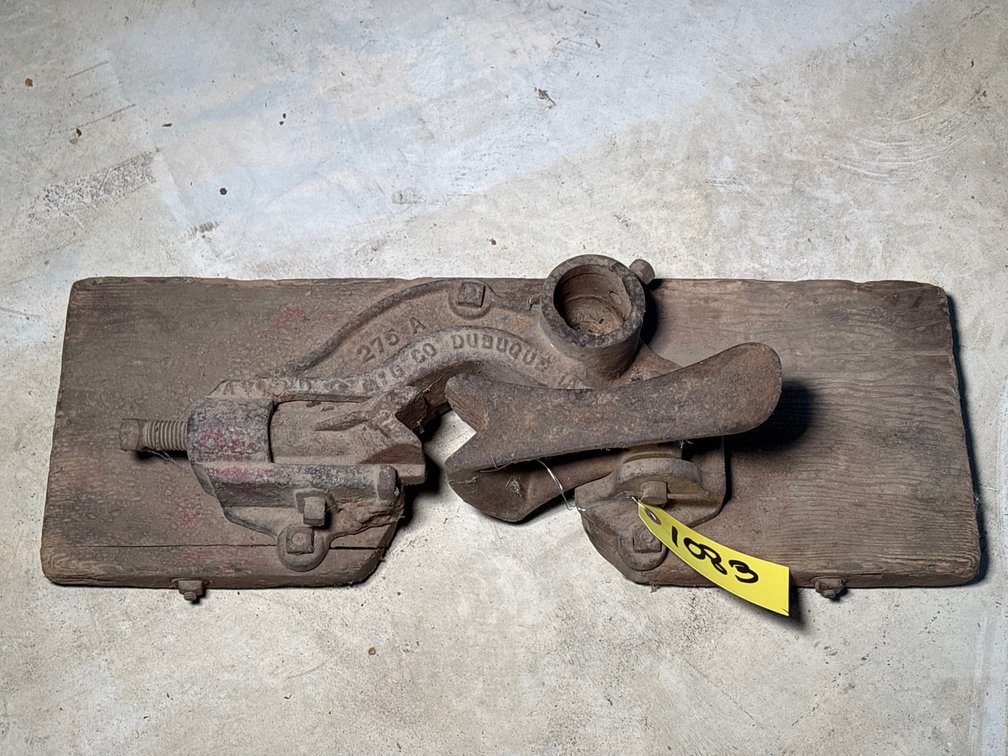 A.Y. McDonald Model 275A well pump pipe puller