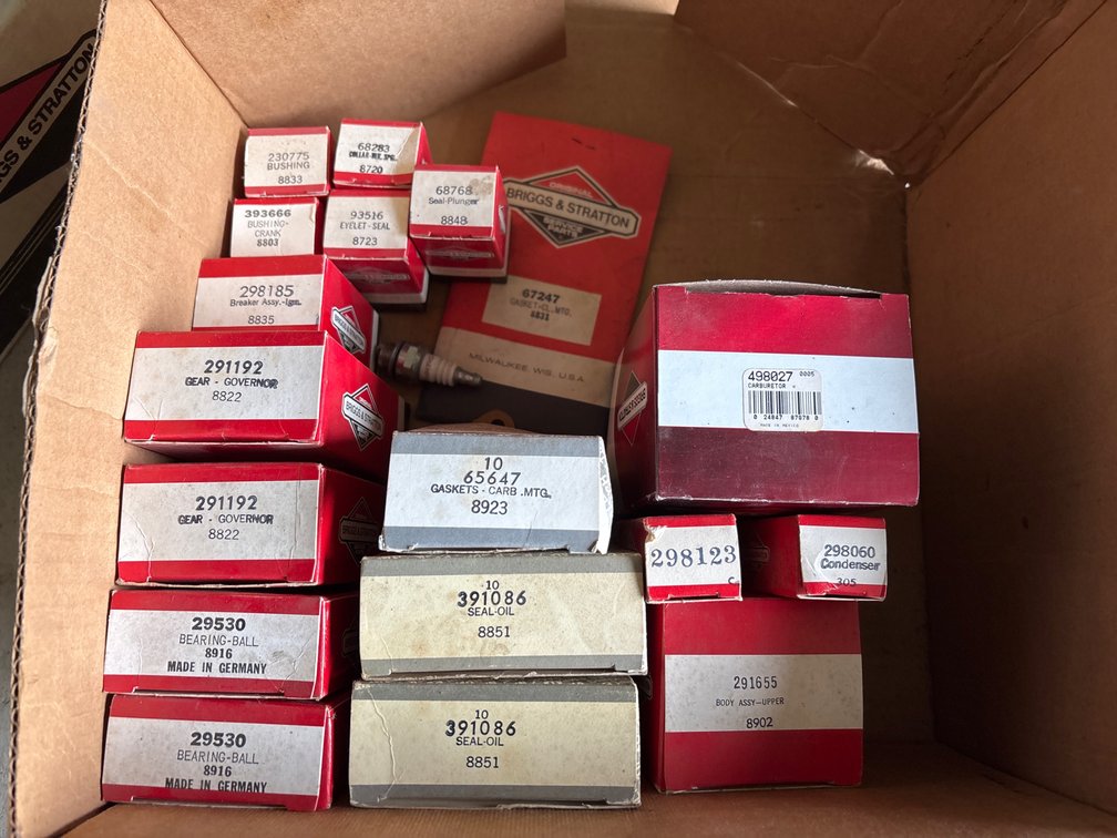 New Briggs & Stratton Carburetor & Other Parts