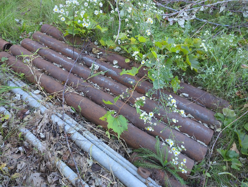 (5) 4" x 56" Metal Pipes