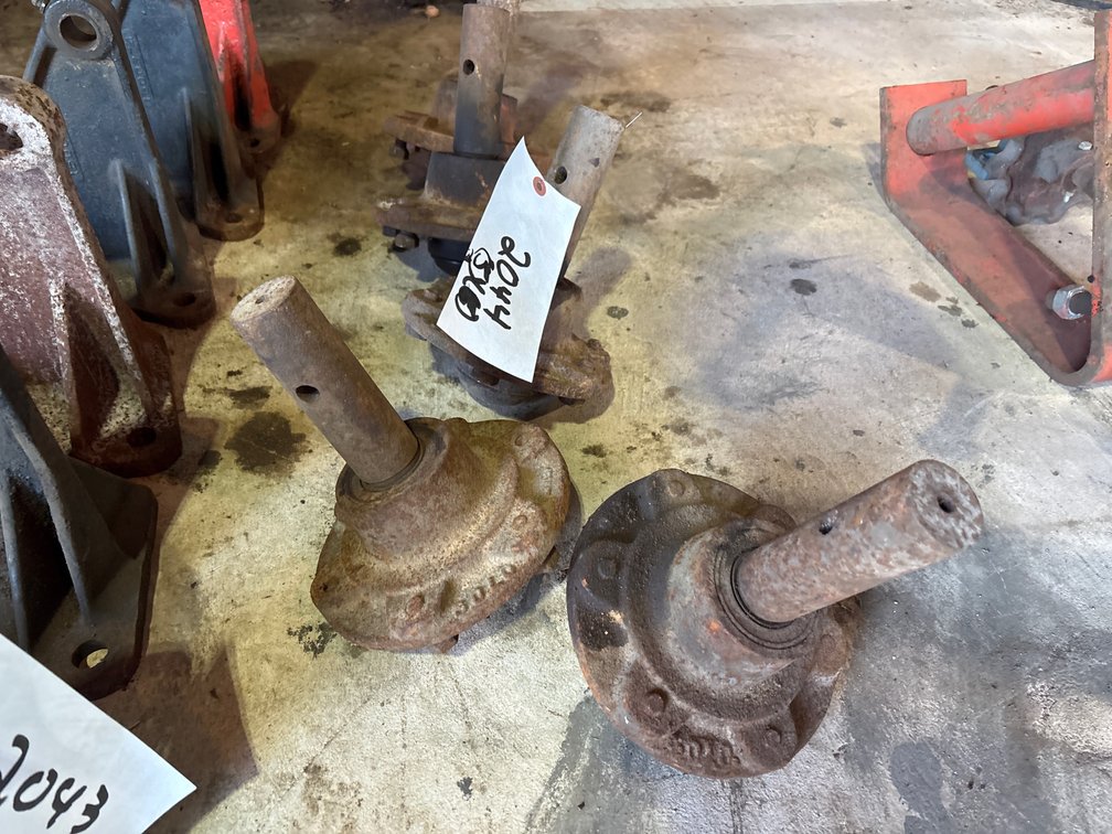 (5) Allis Chalmers Spindles