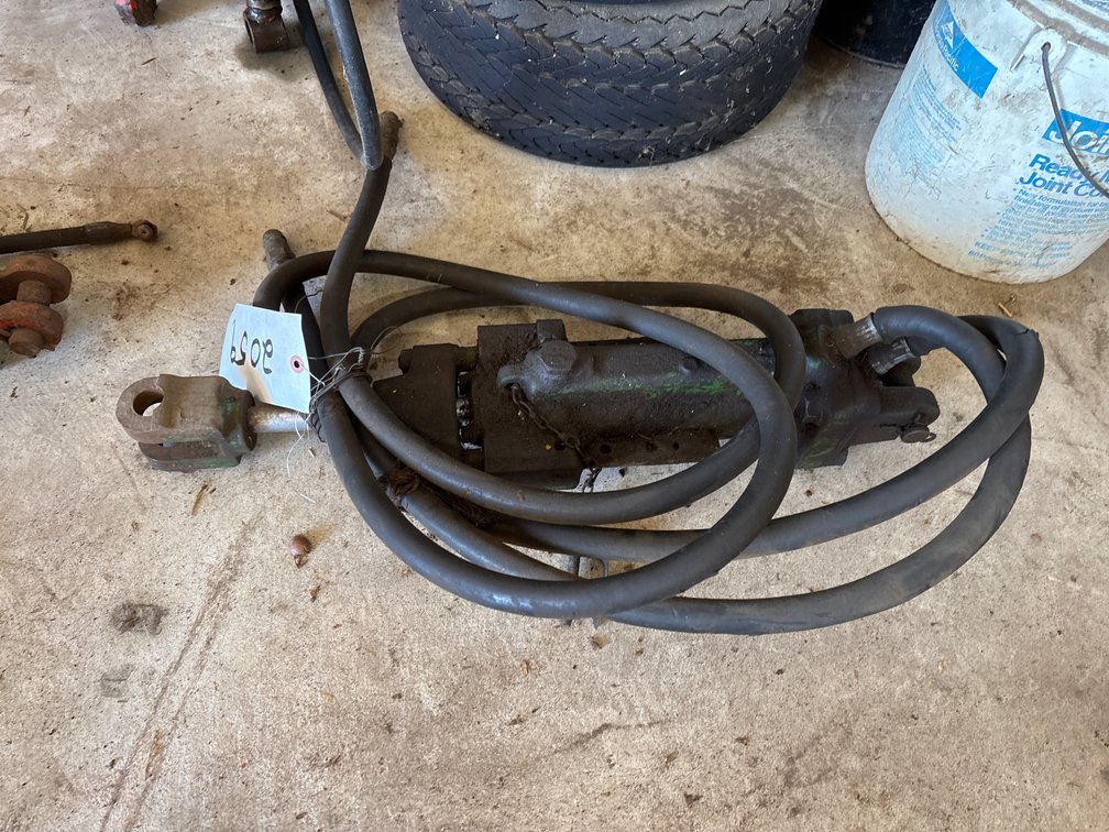 B2161R John Deere Cylinder