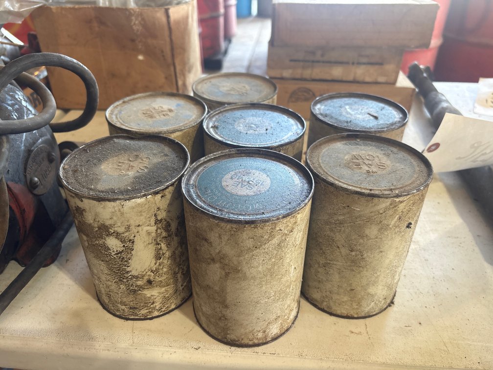 (7) Quarts Mobil Oil