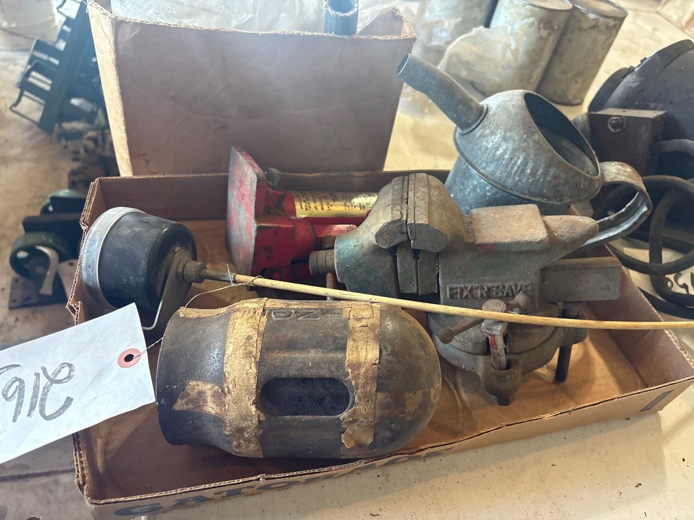 1 quart fill can, 2- ton bottle jack, 3 inch jaws bench vise