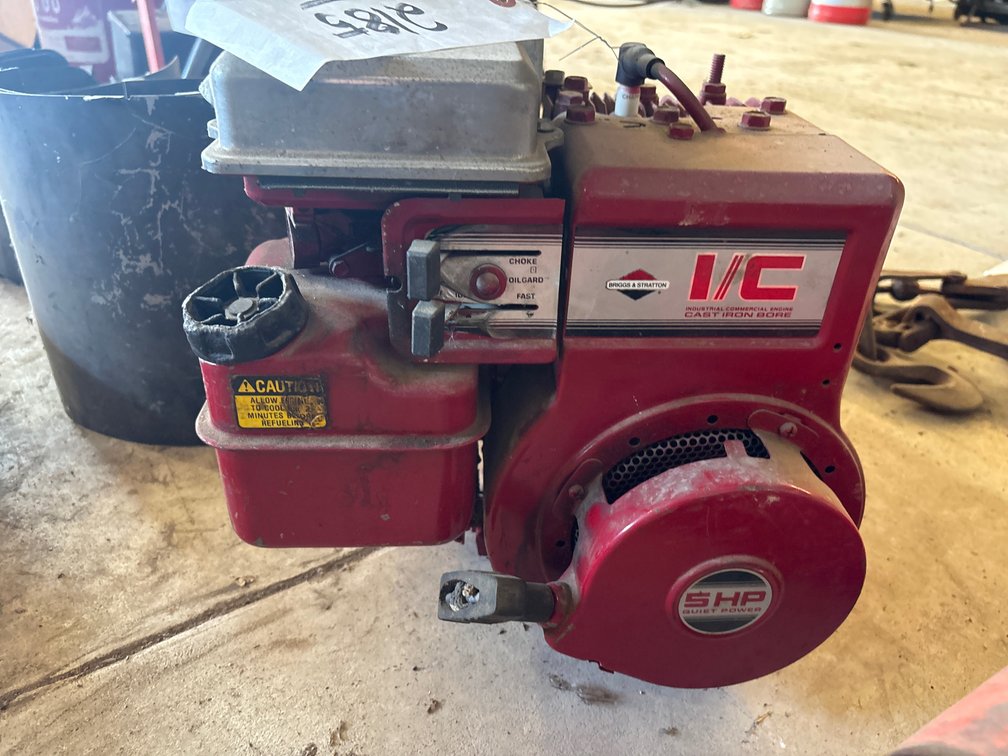 Briggs and Stratton 5 hp engine with oil gard