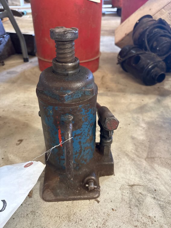 Bottle jack