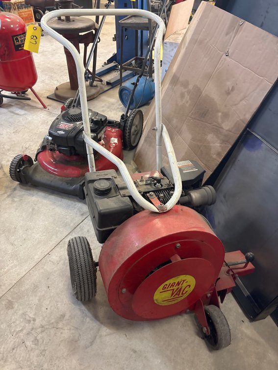 Giant Vac Push Vacuum