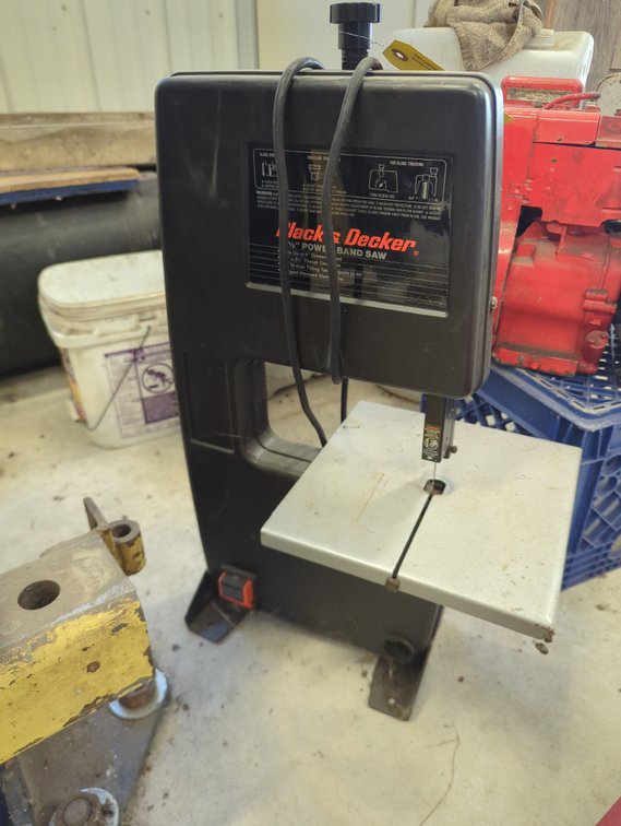 Black and Decker 7-1/2" Power Band Saw