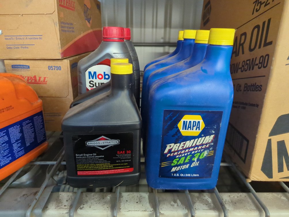 Small Engine & Motor Oil
