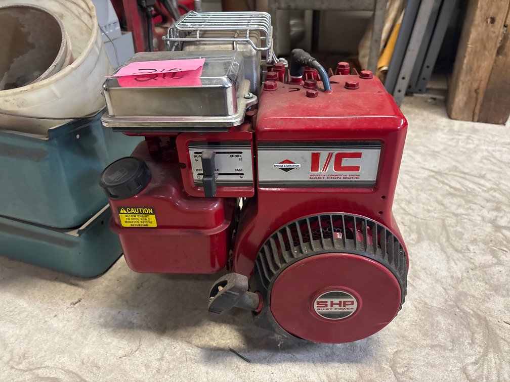 1987 5 hp Briggs and Stratton engine