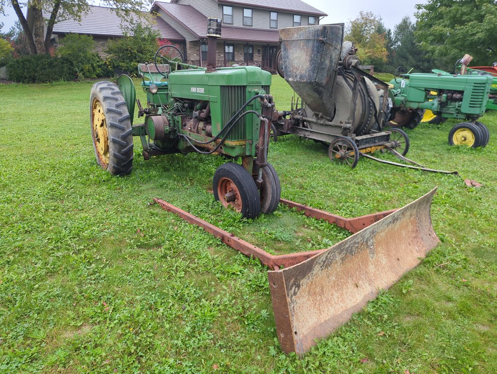 1952 John Deere 60 with Blade