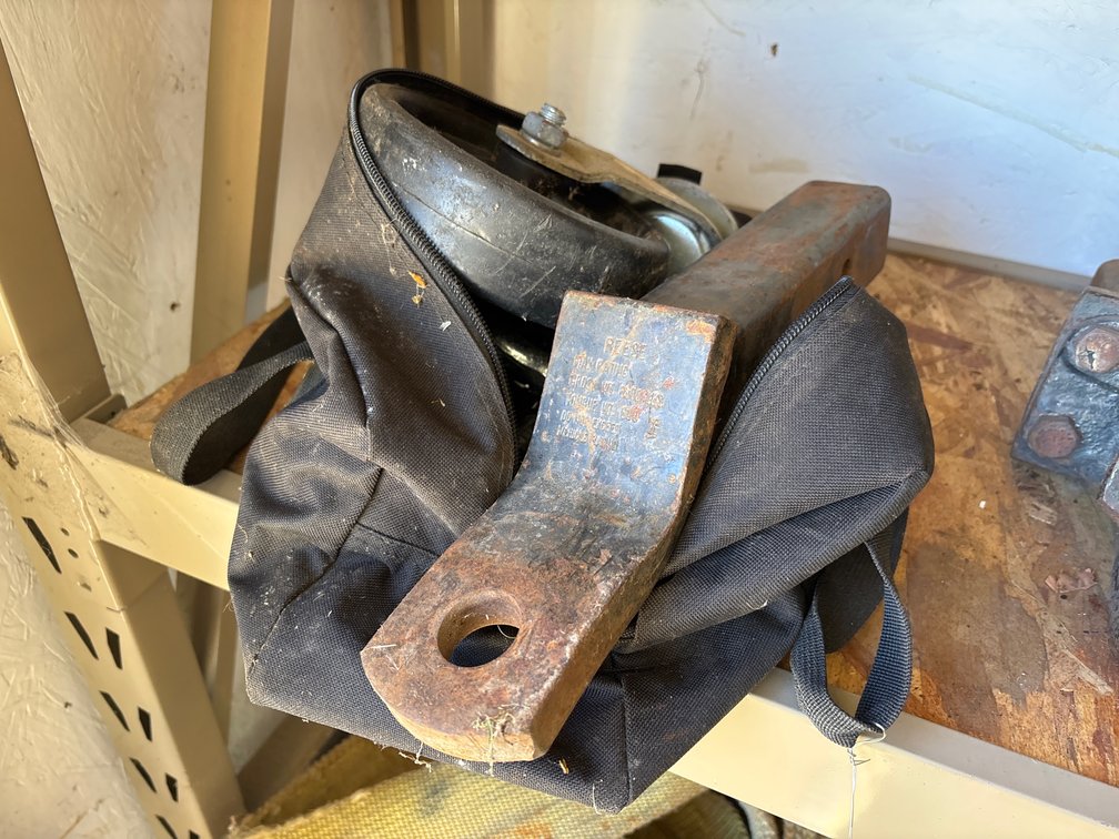 6000lb Hitch; (4) Hitch Balls; Pins; Jack Wheel