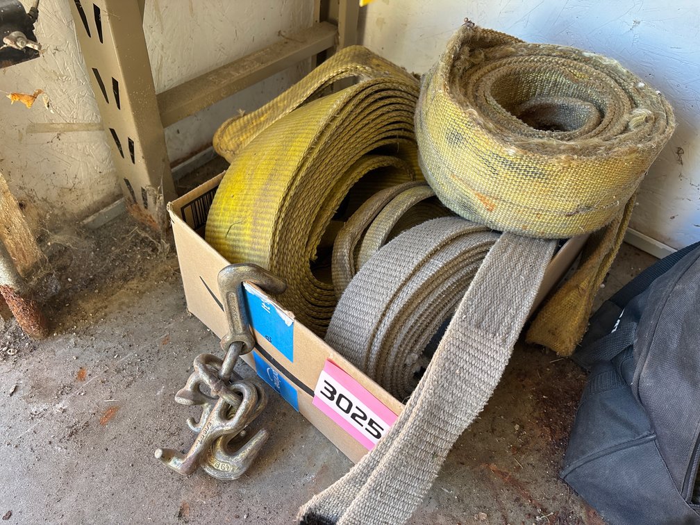 Tow Hooks; (2) 4”, 2” & 1” Tow Straps