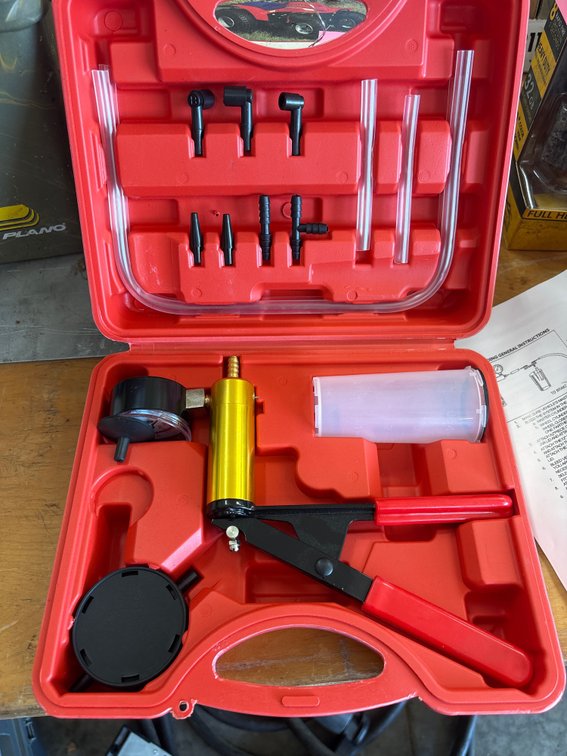 Brake bleeding kit