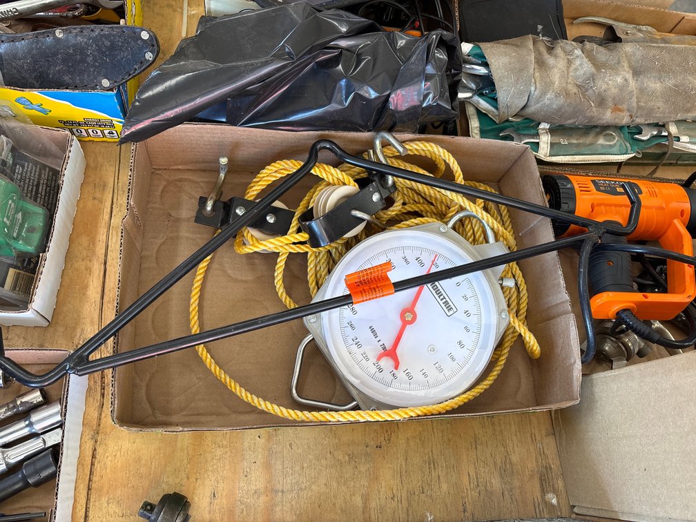 Moultrie 440lb Scale; Gambrel & Rope with Pulleys
