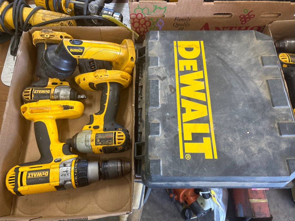 Dewalt Drill, impacts, battery, charger and light
