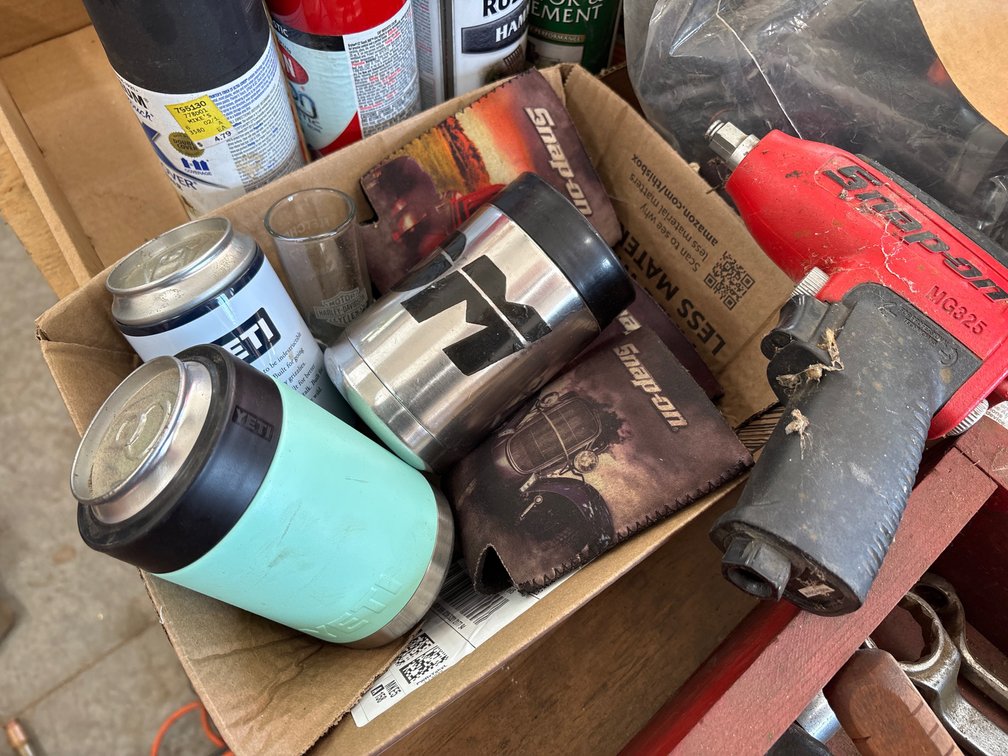 Yeti Can Cooler; Toy Snap On; Can Coozies