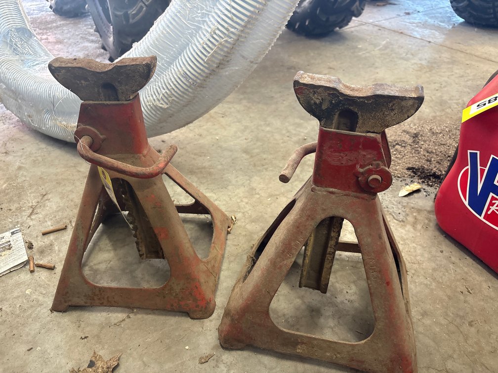 (2) Floor jacks 16 inch tall