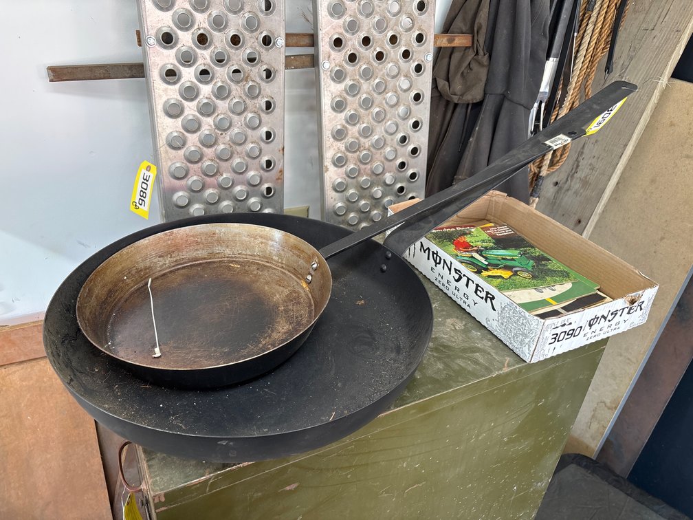 (2) XL 14 & 20” Fry Pans