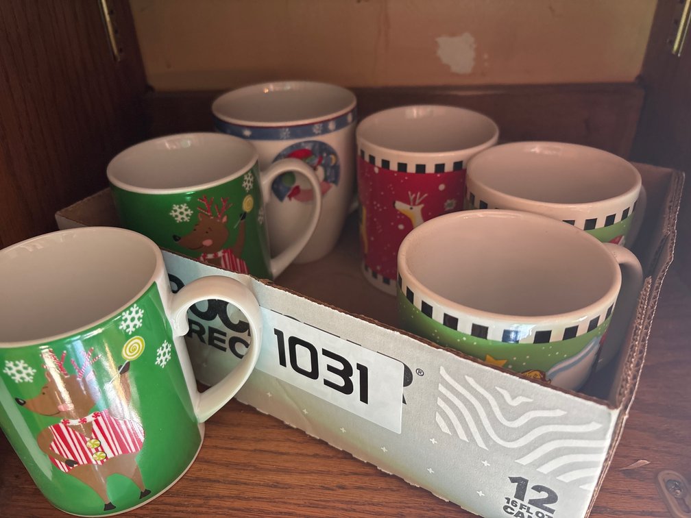 (6) Christmas Coffee Mugs