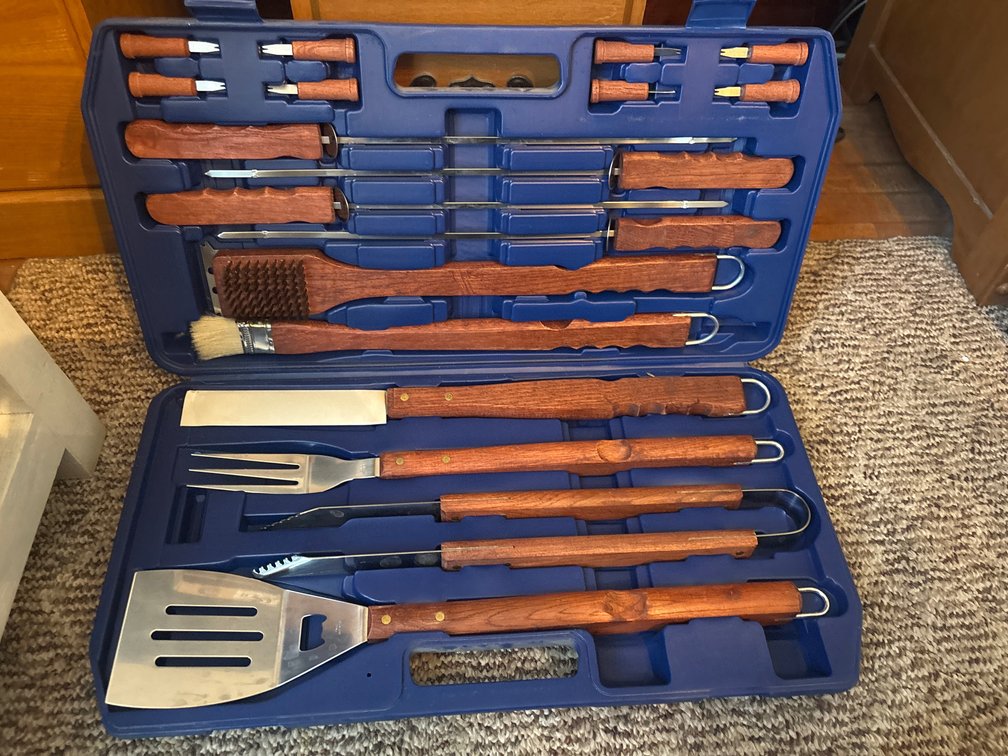 Grilling set and case