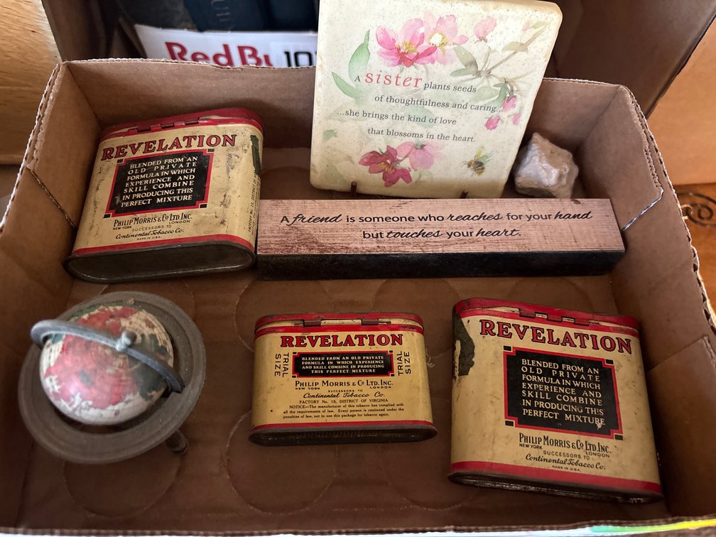 Inspirational quotes decor and tabacco tins