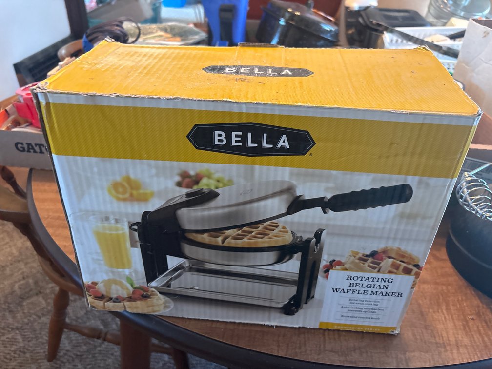 Bella Rotaing Waffle Maket
