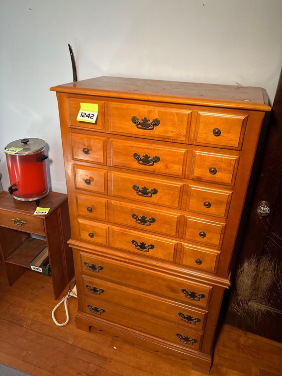 Landers Yorktown 7 Drawer Upright Dresser