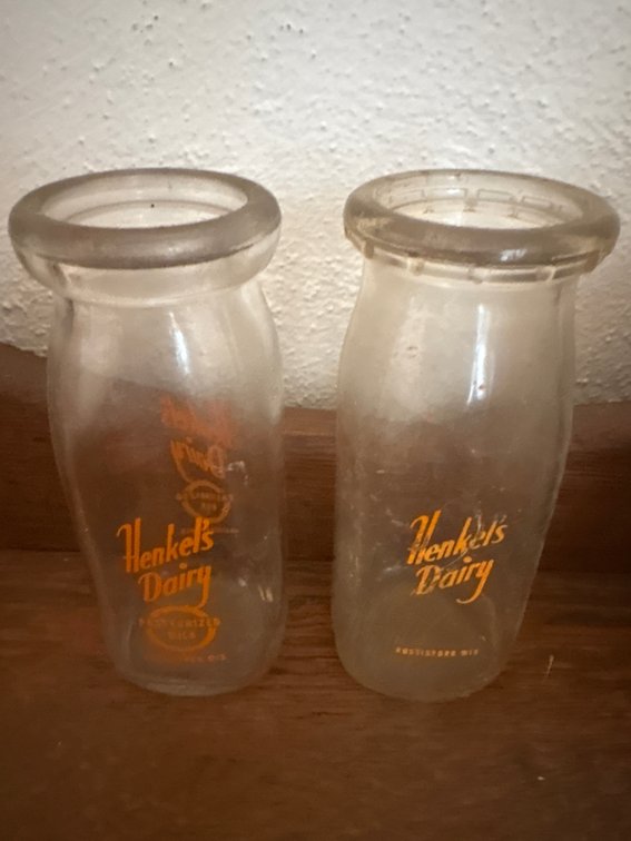 (2) Henkel’s Dairy Hustisford 1/4 quart bottles