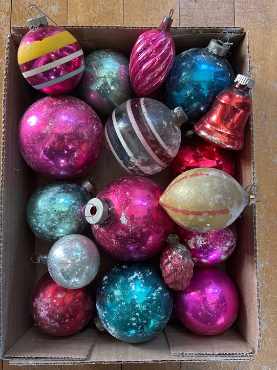 (17) Glass Christmas Ornaments