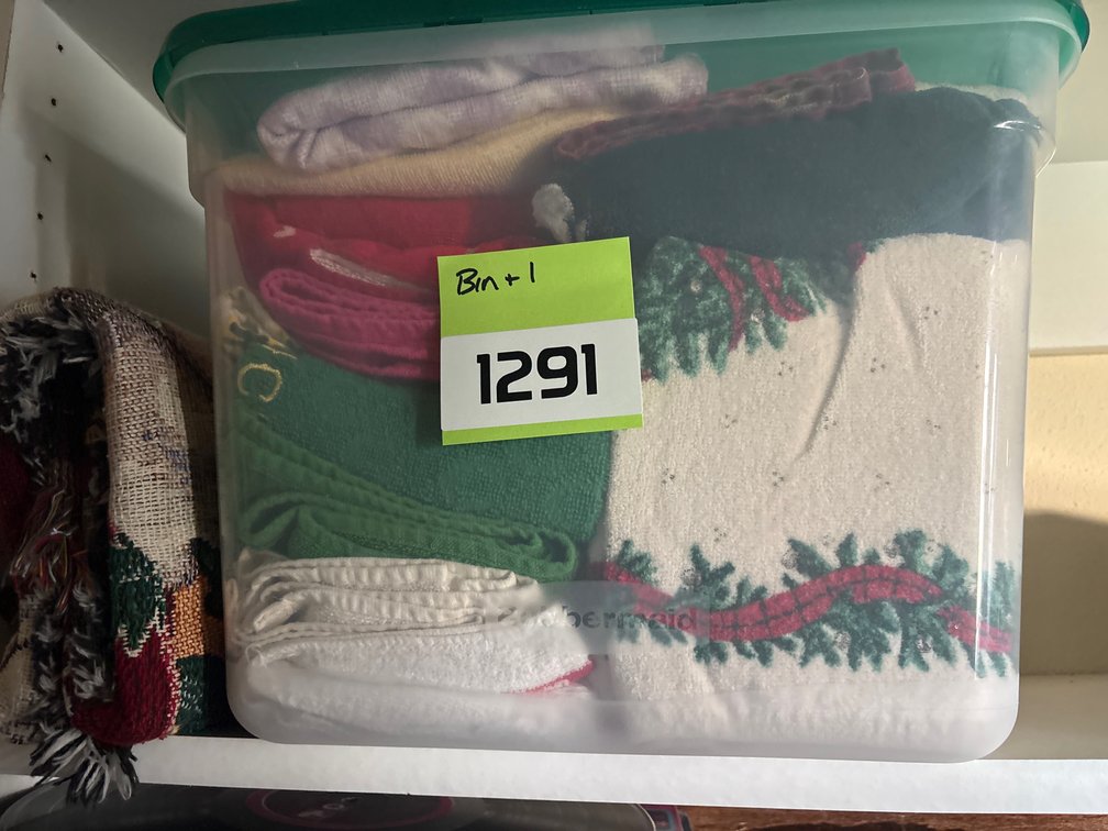 Holiday decor towels