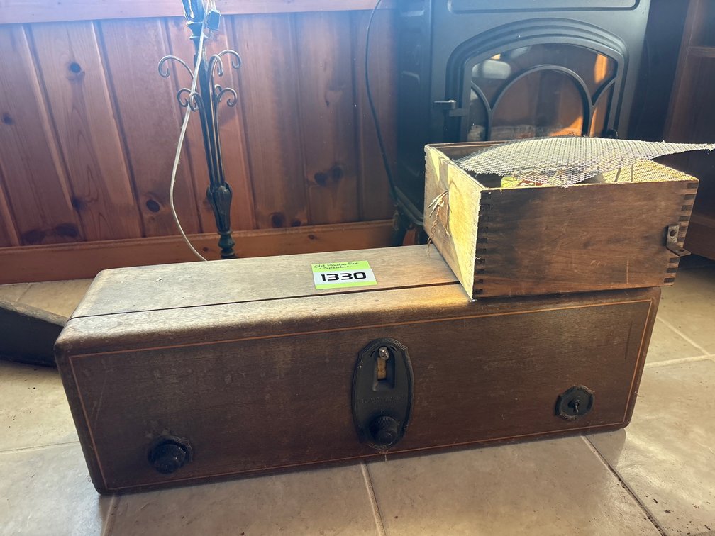 RCA Radiola 18 radio and vintage speaker