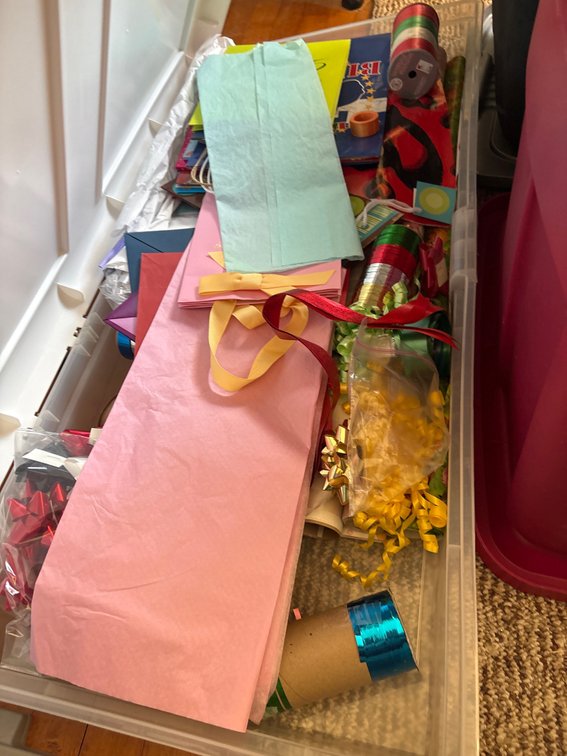 Gift wrapping tote and contents