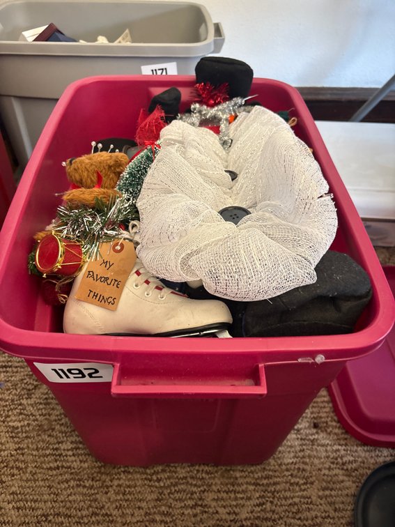 Tote of snowman related decor