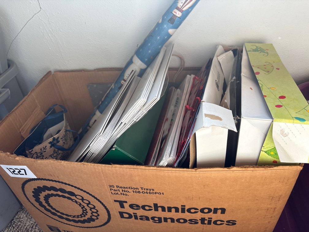 Gift box lot