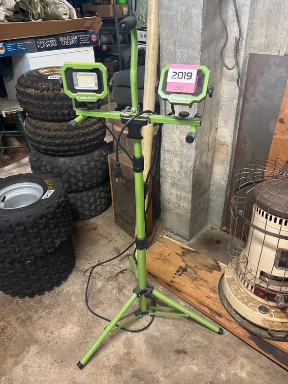 Power Smith LED dual spot light stand