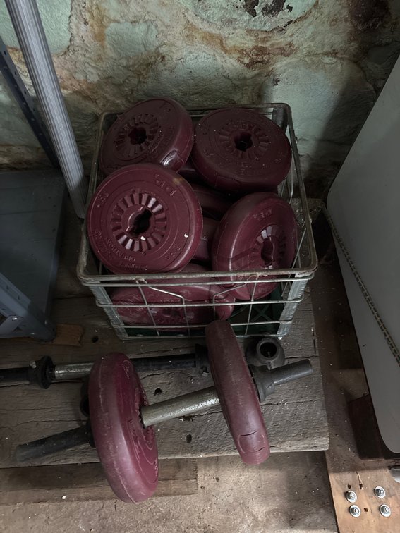 Metal & Plastic Lifting Weight Set & Metal Milk Crate