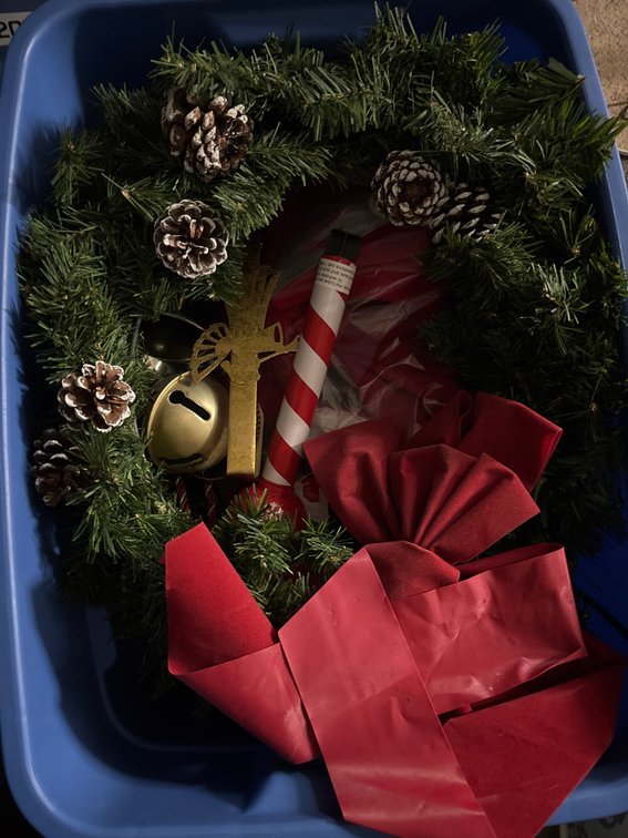 Wreath, Garland and Red Christmas Bows Tote