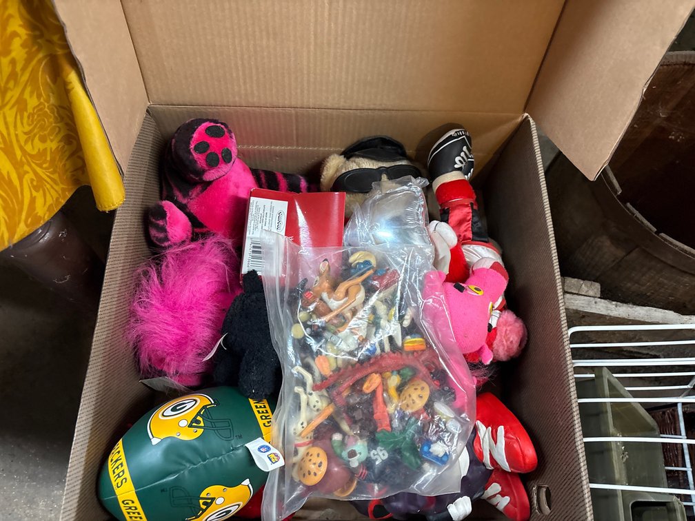 Big full of mini figurines, raisin Bank, beanie babies, plushes