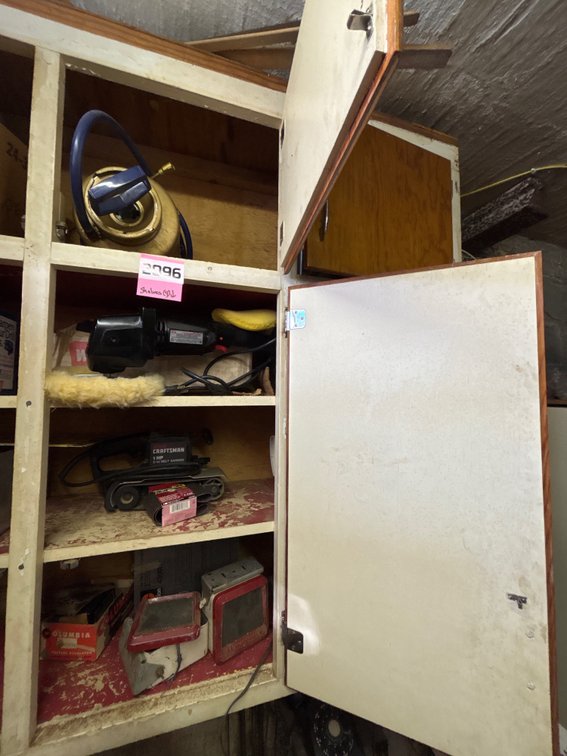 (4) Shelves Contents