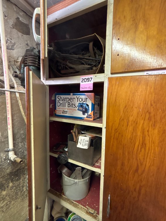 (4) Shelves Contents