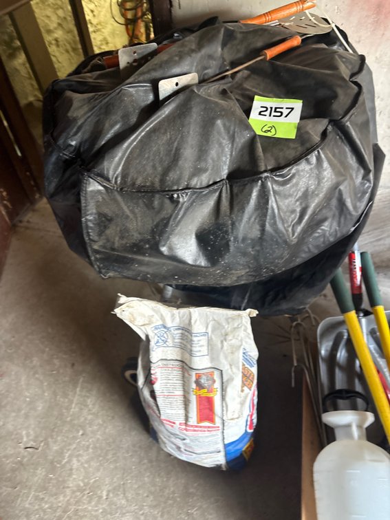Weber charcoal grill with cover and charcoal