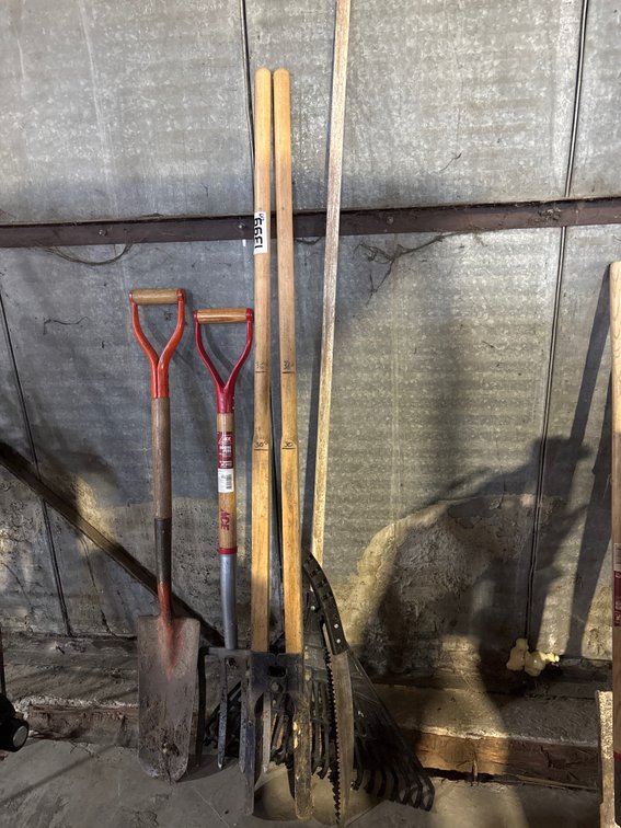 Yard Tools, Shovel, Fork, Post Hole Digger