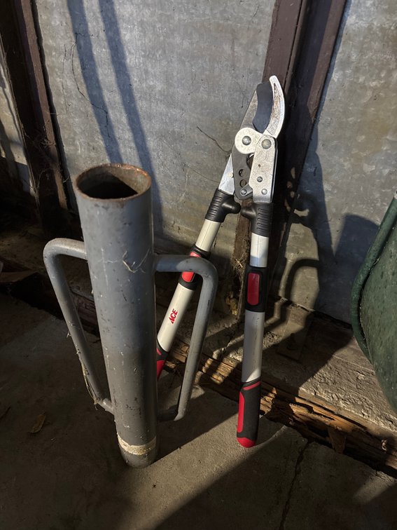 Manual Post Driver & Pruners