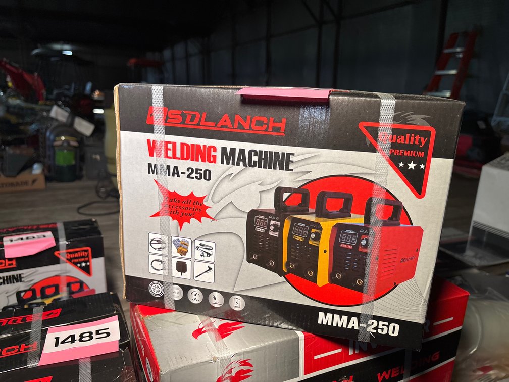 New SDLANCH MMA-250 Portable Welder