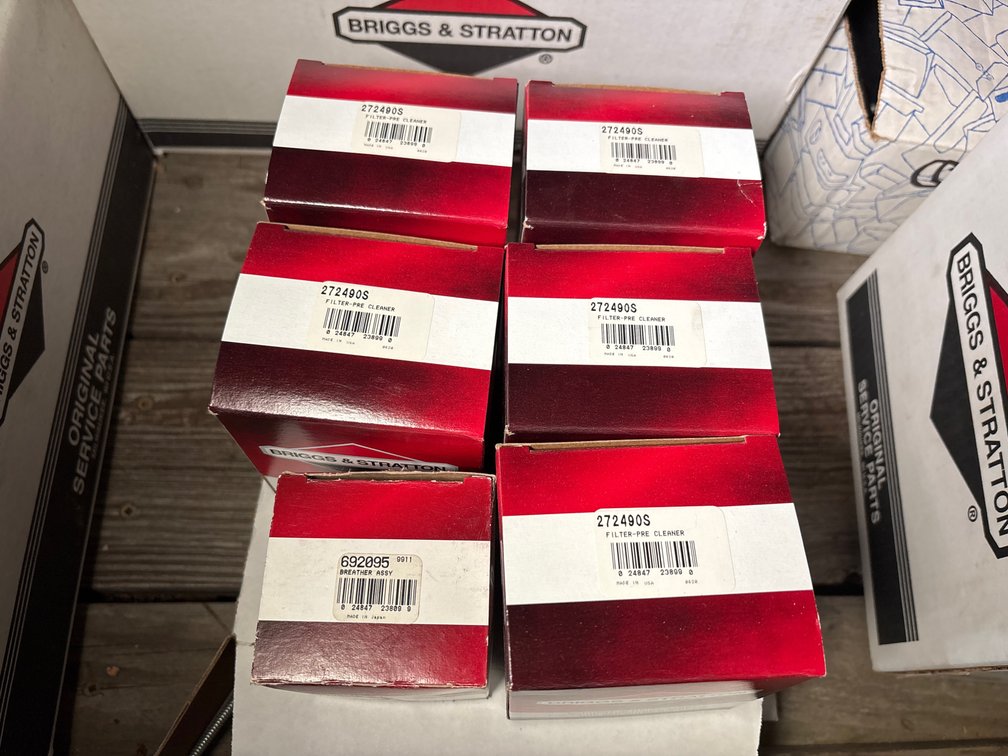 (5) Briggs & Stratton Pre Cleaner Filters & Breather Assembly
