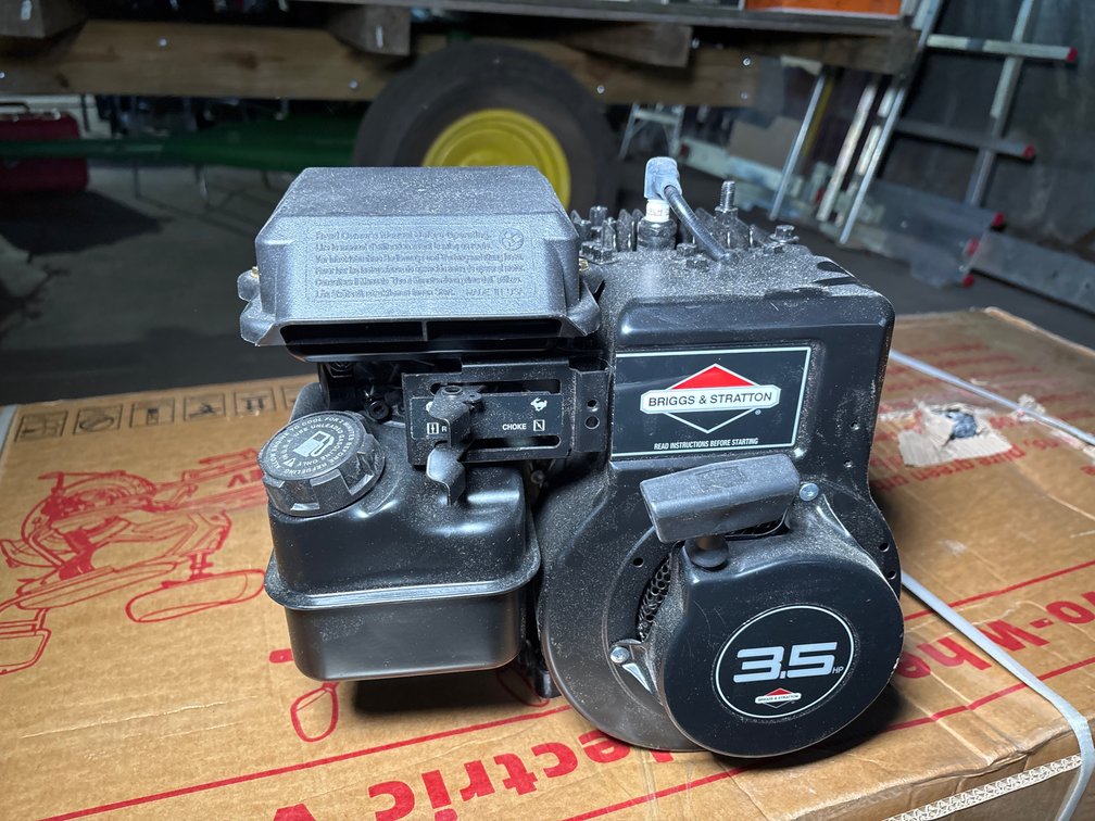 New Briggs & Stratton 3.5hp Engine