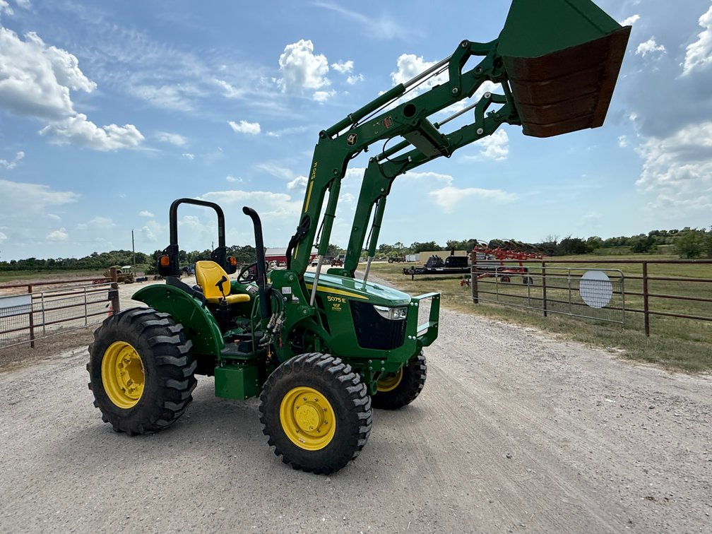 Image for John Deere 5075E Ag Utility Tractor