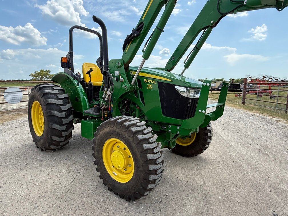 Image for John Deere 5075E Ag Utility Tractor