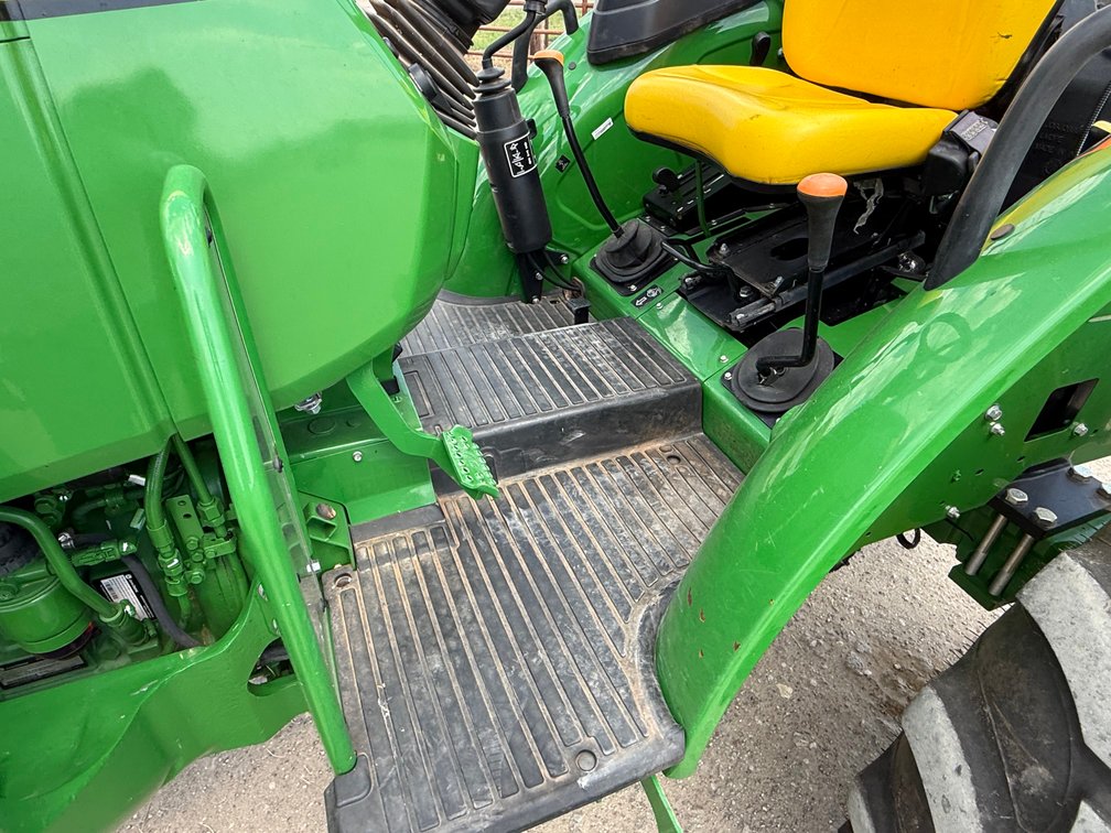 Image for John Deere 5075E Ag Utility Tractor